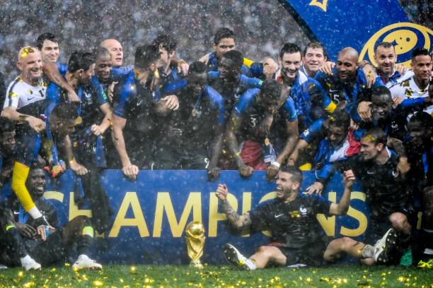 充满了挑战 充满了挑战