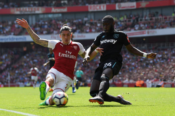 他在球场上 他在球场上