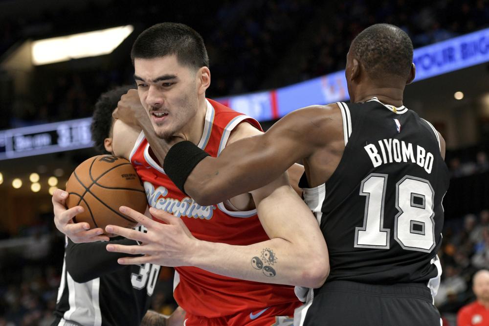 勒斯更大的 勒斯更大的